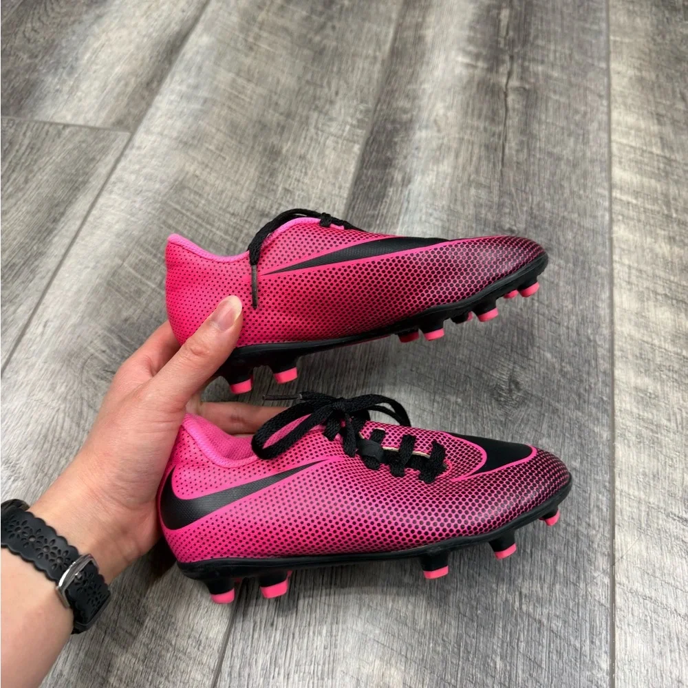 Nike Kids‎ Pink Soccer Cleats